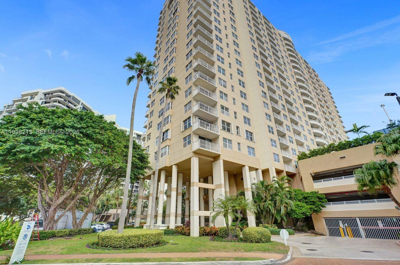 770 SE Claughton Island Dr #813, Miami FL 33131