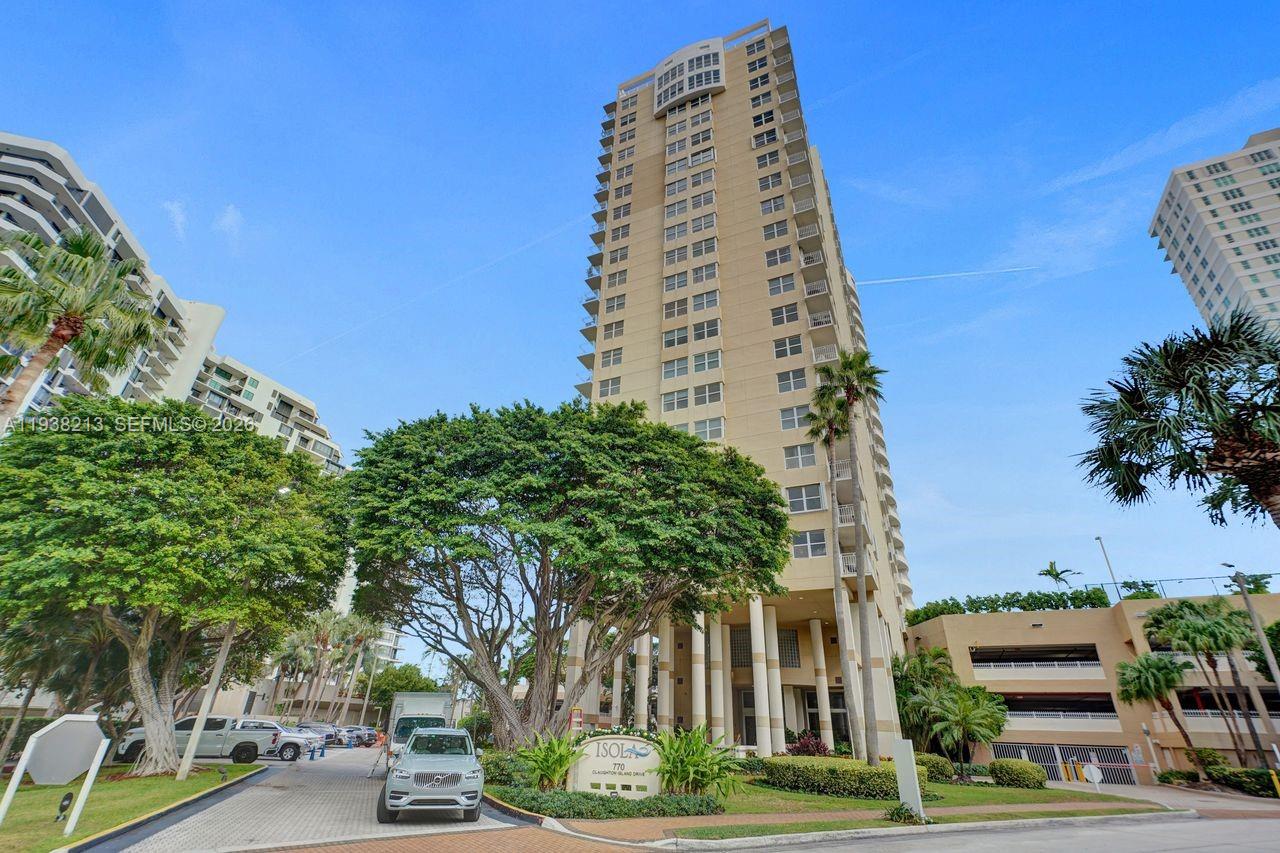 770 SE Claughton Island Dr #813, Miami FL 33131
