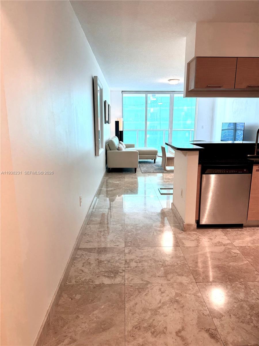 31 SE 5th St #2710, Miami FL 33131