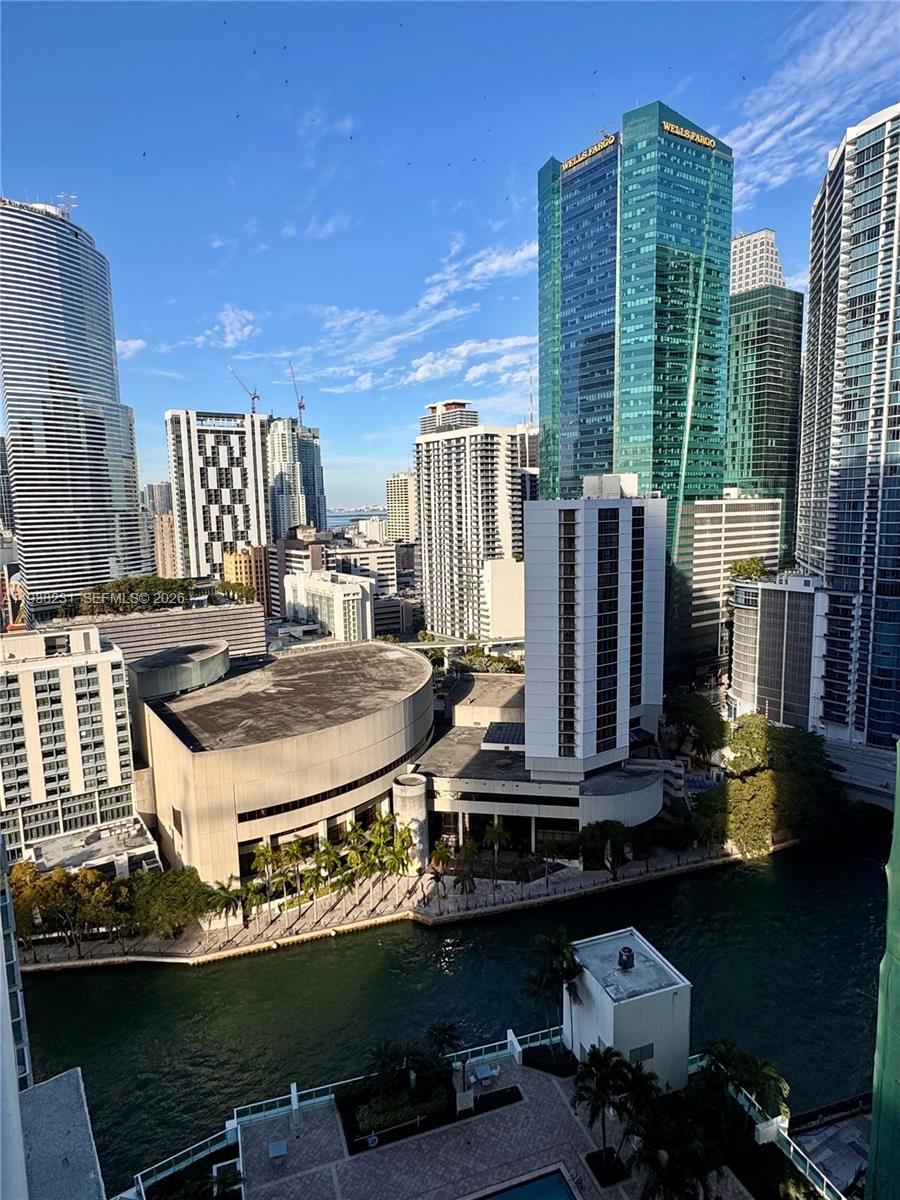 31 SE 5th St #2710, Miami FL 33131