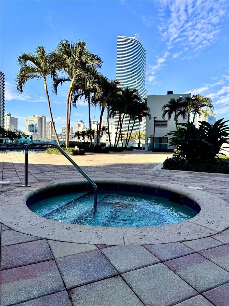 31 SE 5th St #2710, Miami FL 33131