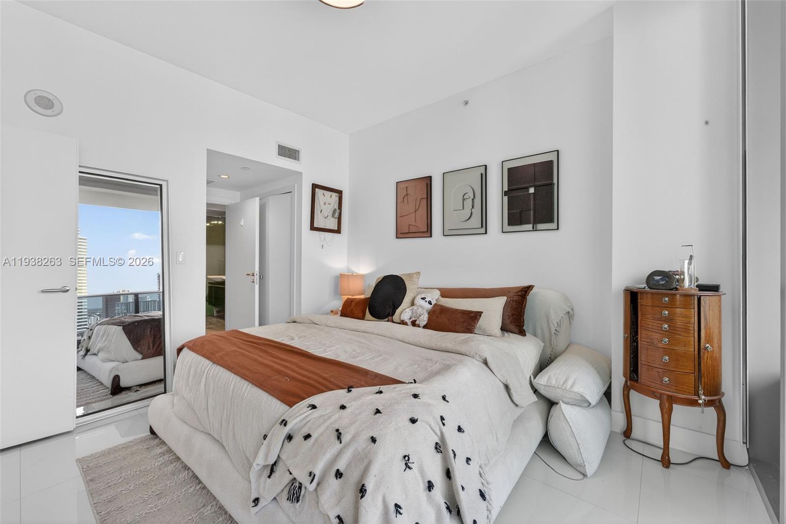 200 Biscayne Boulevard Way #4414, Miami FL 33131