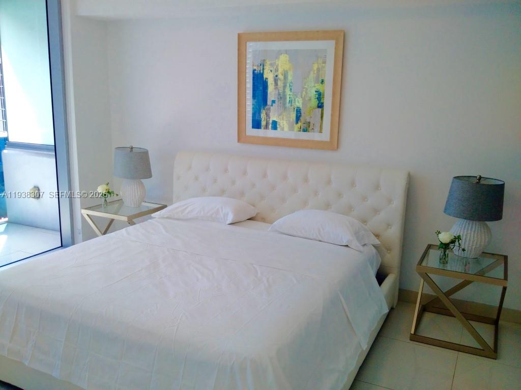 200 Biscayne Boulevard Way #906, Miami FL 33131