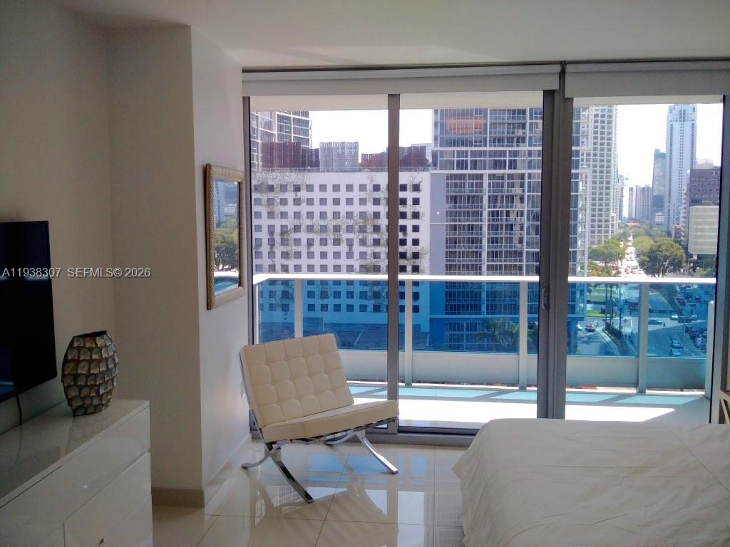 200 Biscayne Boulevard Way #906, Miami FL 33131