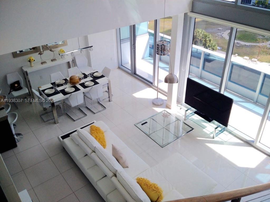 200 Biscayne Boulevard Way #906, Miami FL 33131