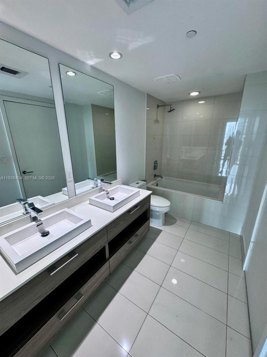 1300 S Miami Ave #1604, Miami FL 33130
