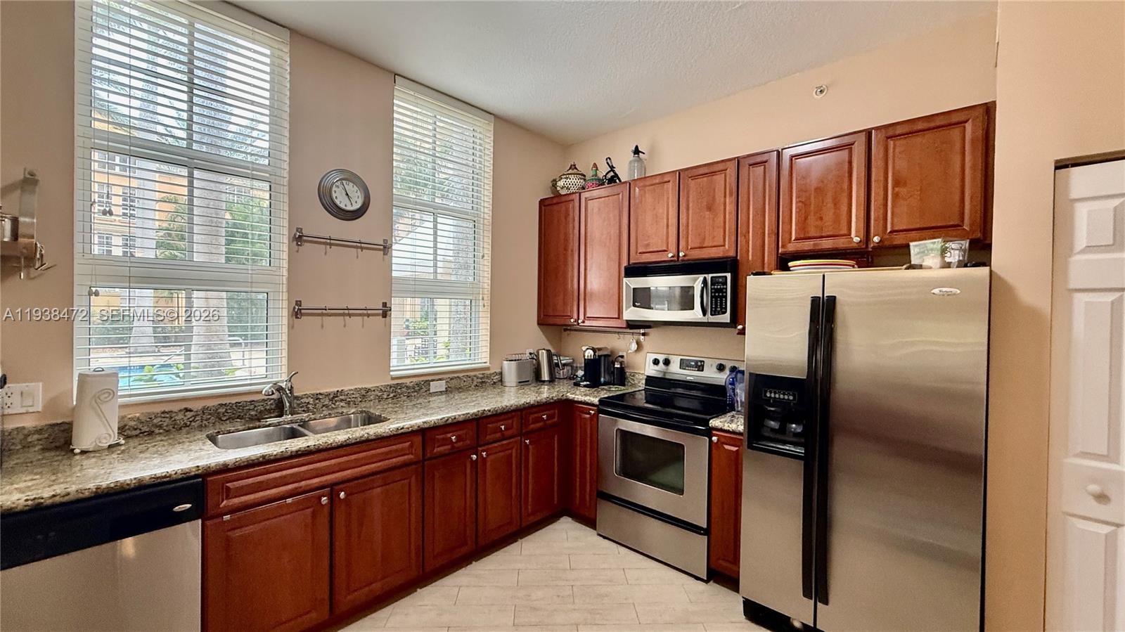 3001 NE 185th St #112, Aventura FL 33180