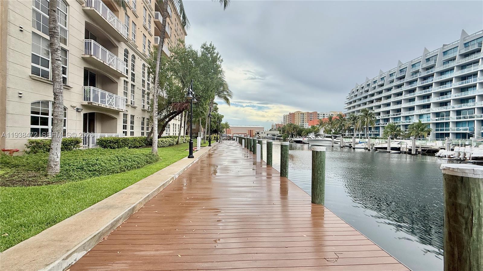 3001 NE 185th St #112, Aventura FL 33180