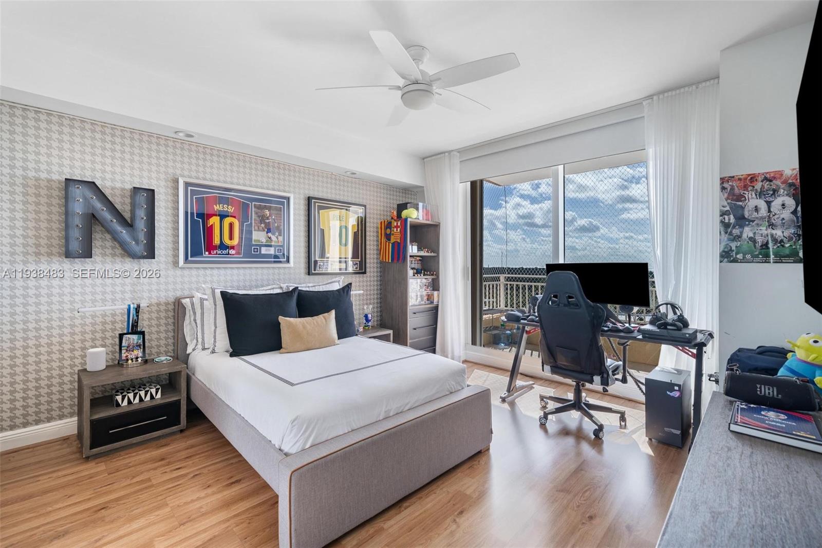 799 Crandon Blvd #908, Key Biscayne FL 33149