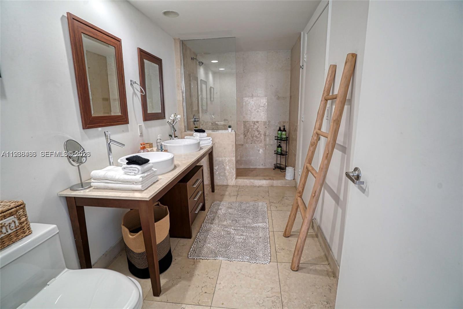 485 Brickell Ave #1701, Miami FL 33131