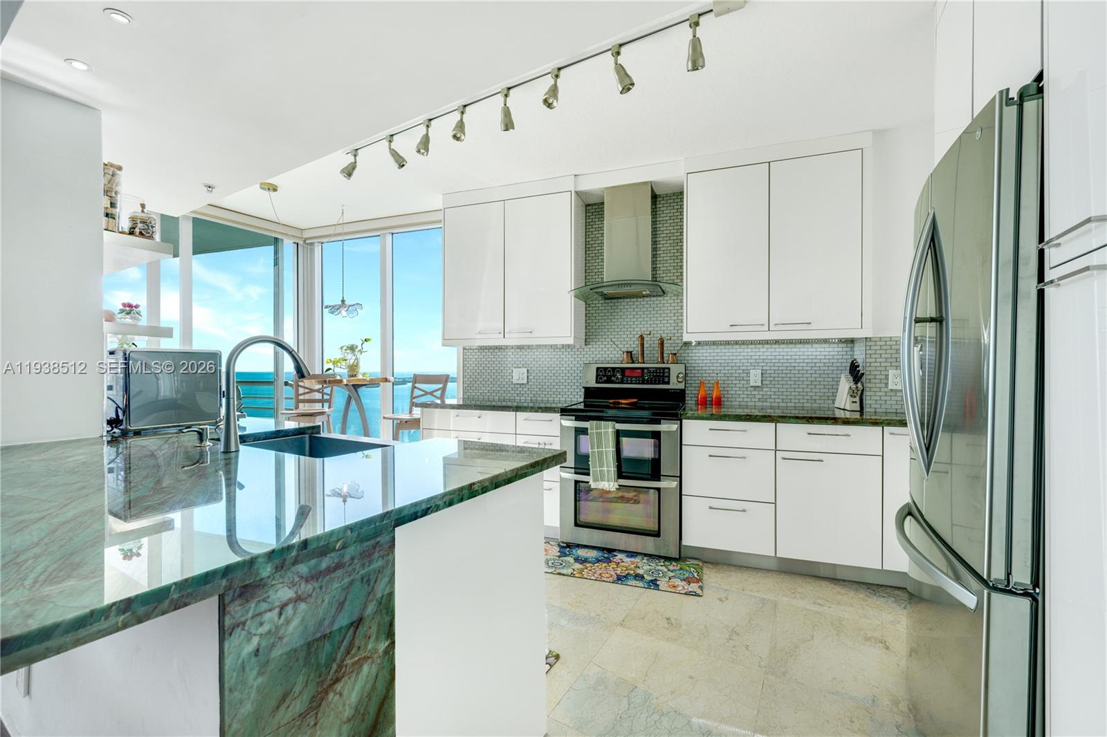 335 S Biscayne Blvd #3909, Miami FL 33131