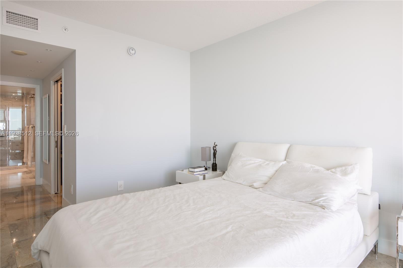 335 S Biscayne Blvd #3909, Miami FL 33131