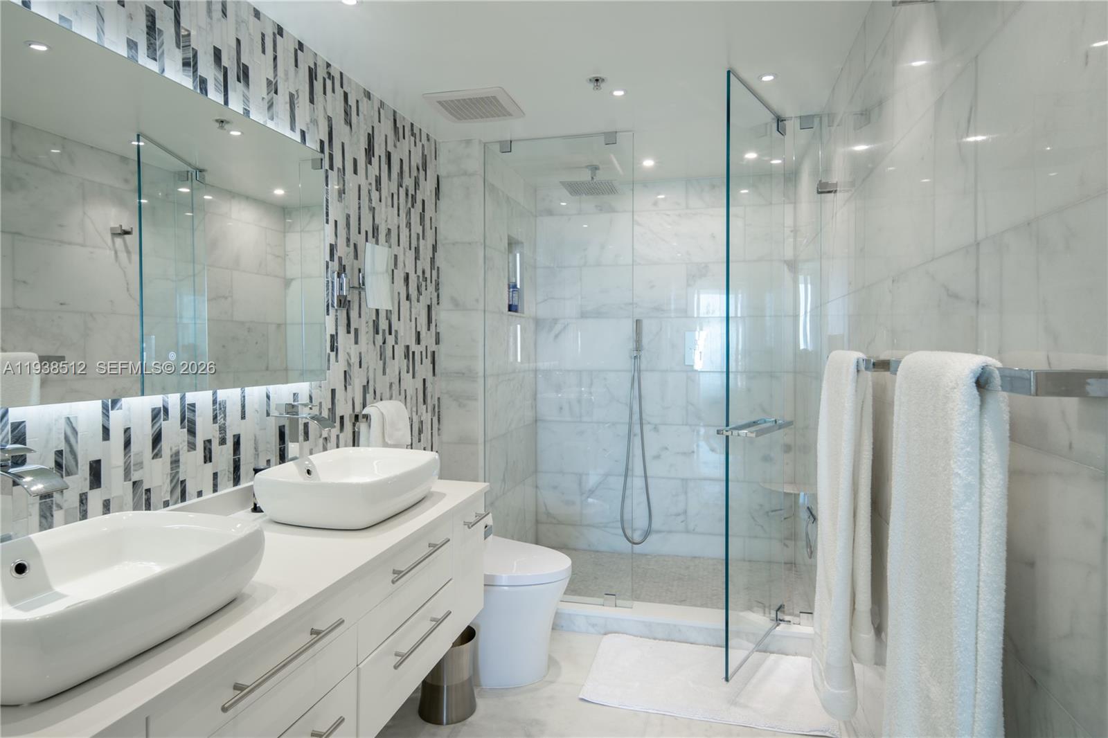 335 S Biscayne Blvd #3909, Miami FL 33131