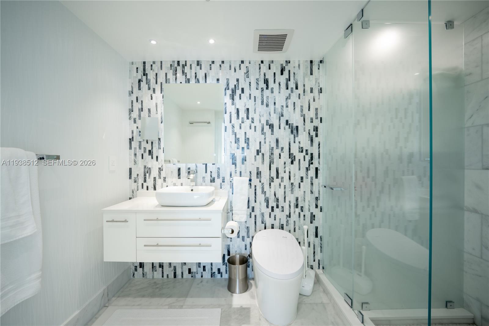 335 S Biscayne Blvd #3909, Miami FL 33131