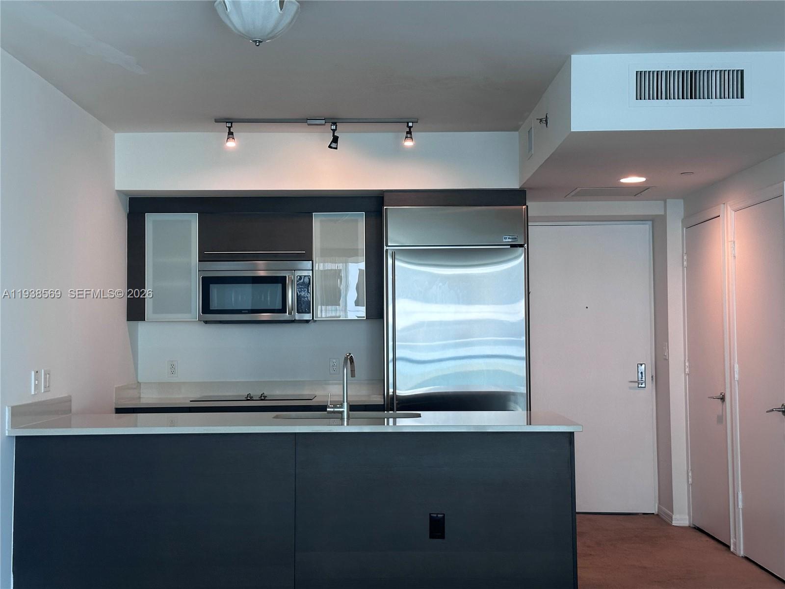 500 Brickell Ave #1406, Miami FL 33131