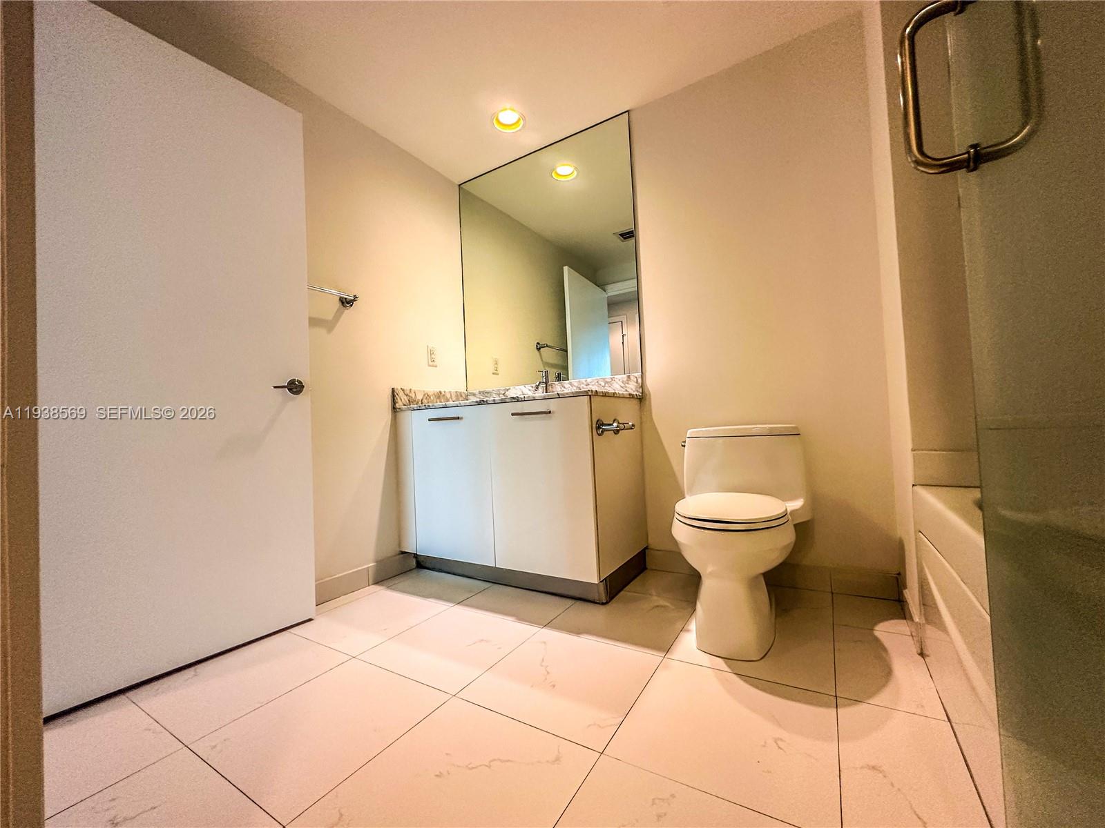 500 Brickell Ave #1406, Miami FL 33131