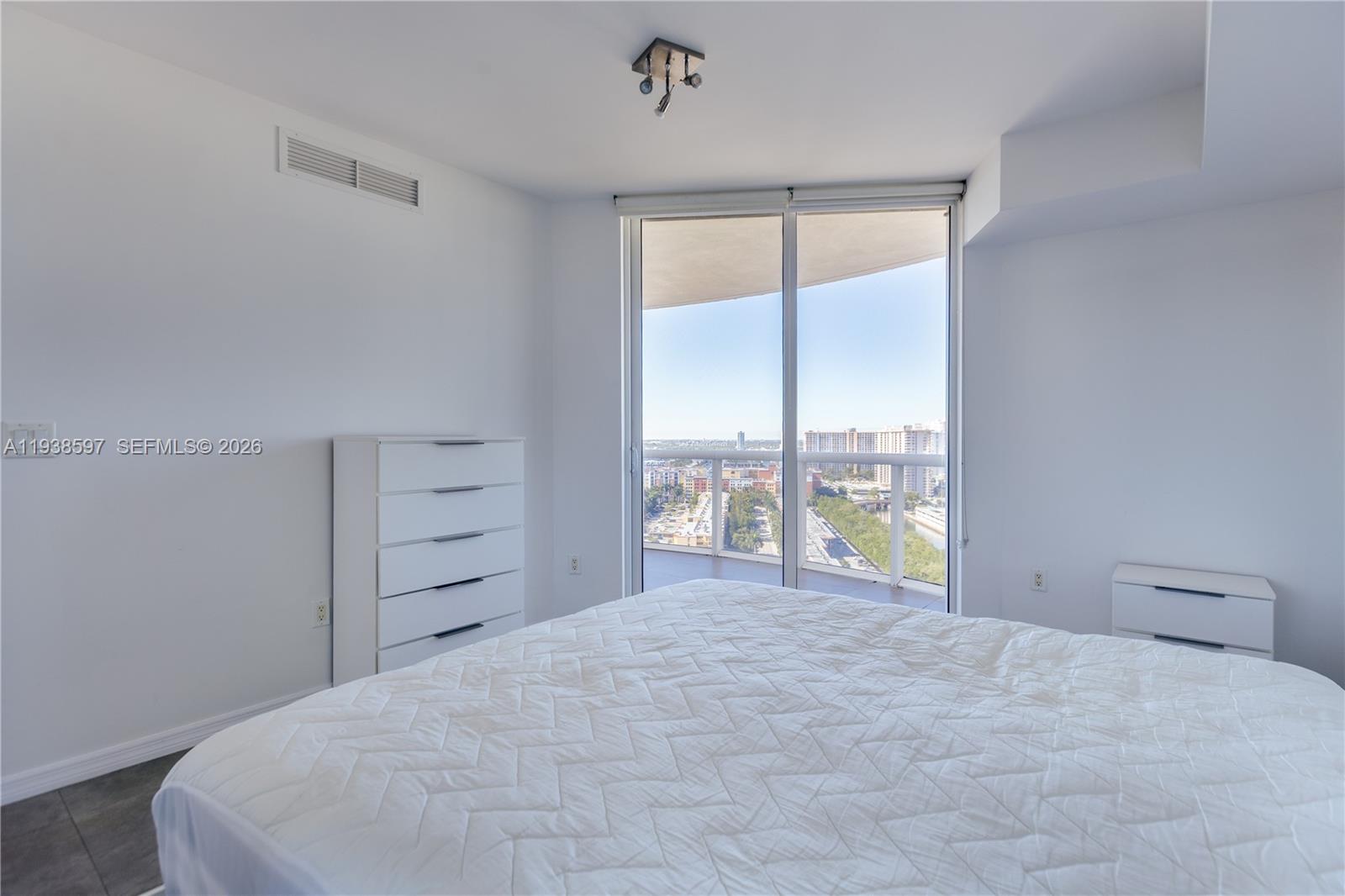 17201 Collins Ave #2006, Sunny Isles Beach FL 33160