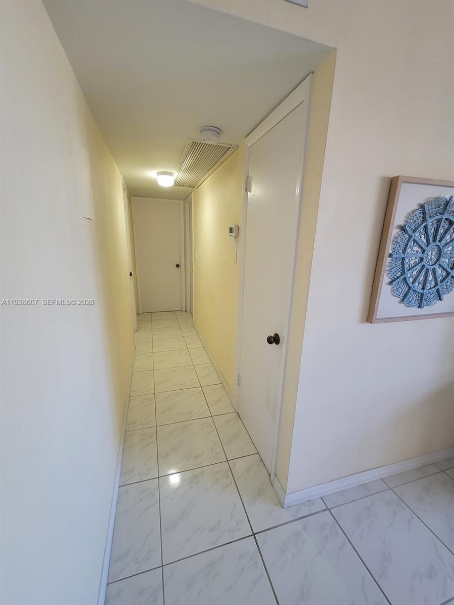 401 Golden Isles Dr #1114, Hallandale Beach FL 33009