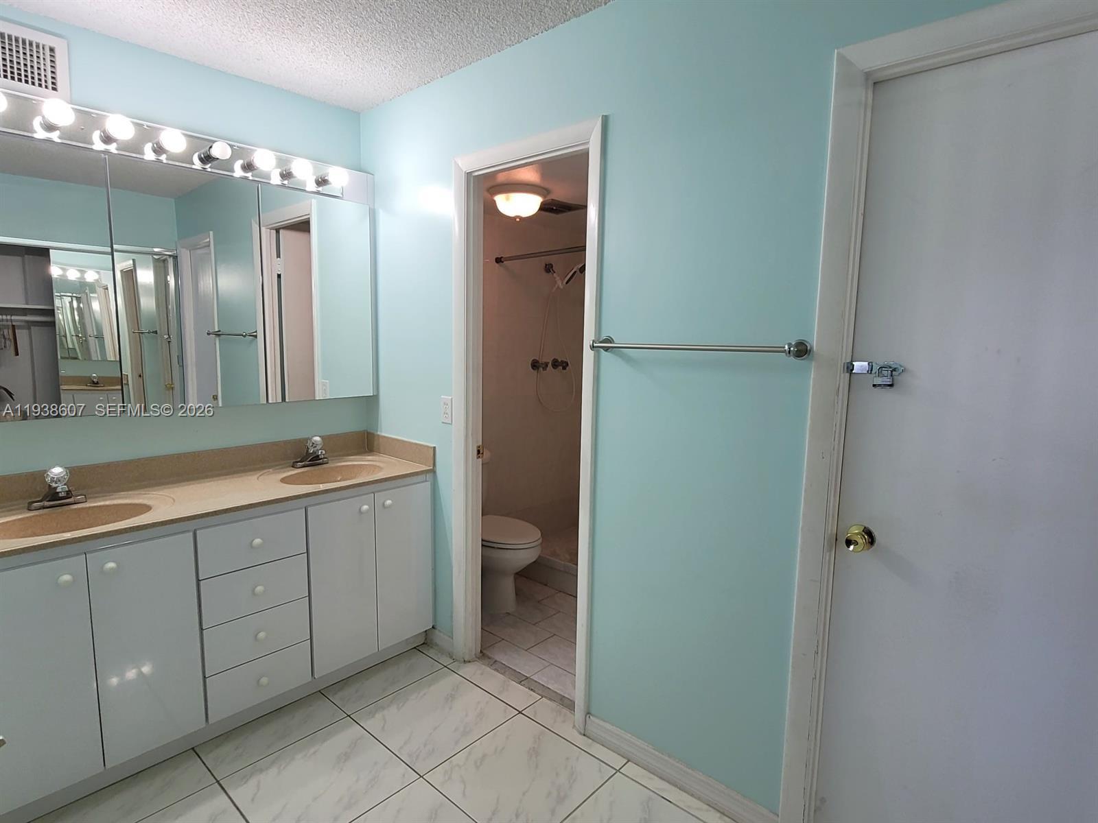 401 Golden Isles Dr #1114, Hallandale Beach FL 33009