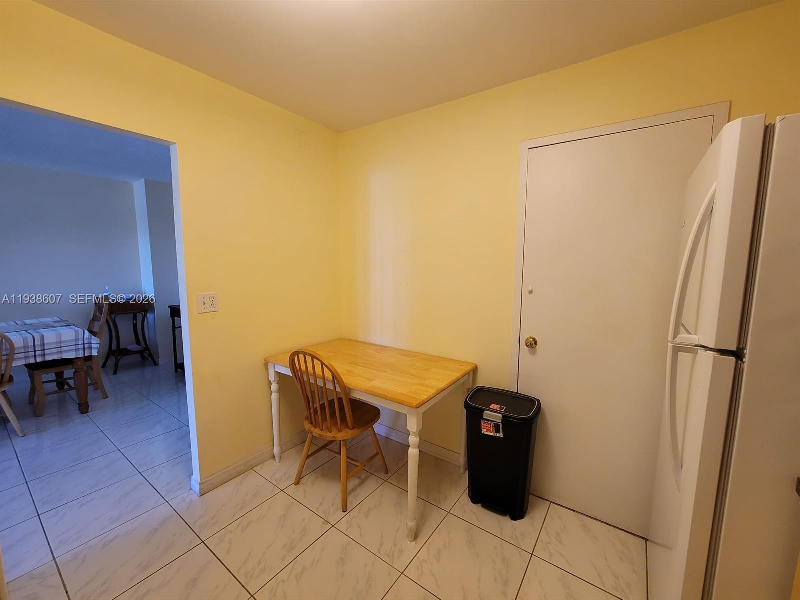 401 Golden Isles Dr #1114, Hallandale Beach FL 33009