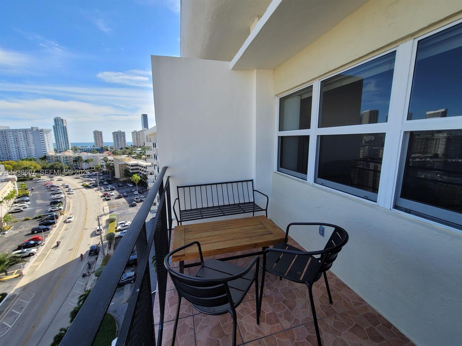 401 Golden Isles Dr #1114, Hallandale Beach FL 33009