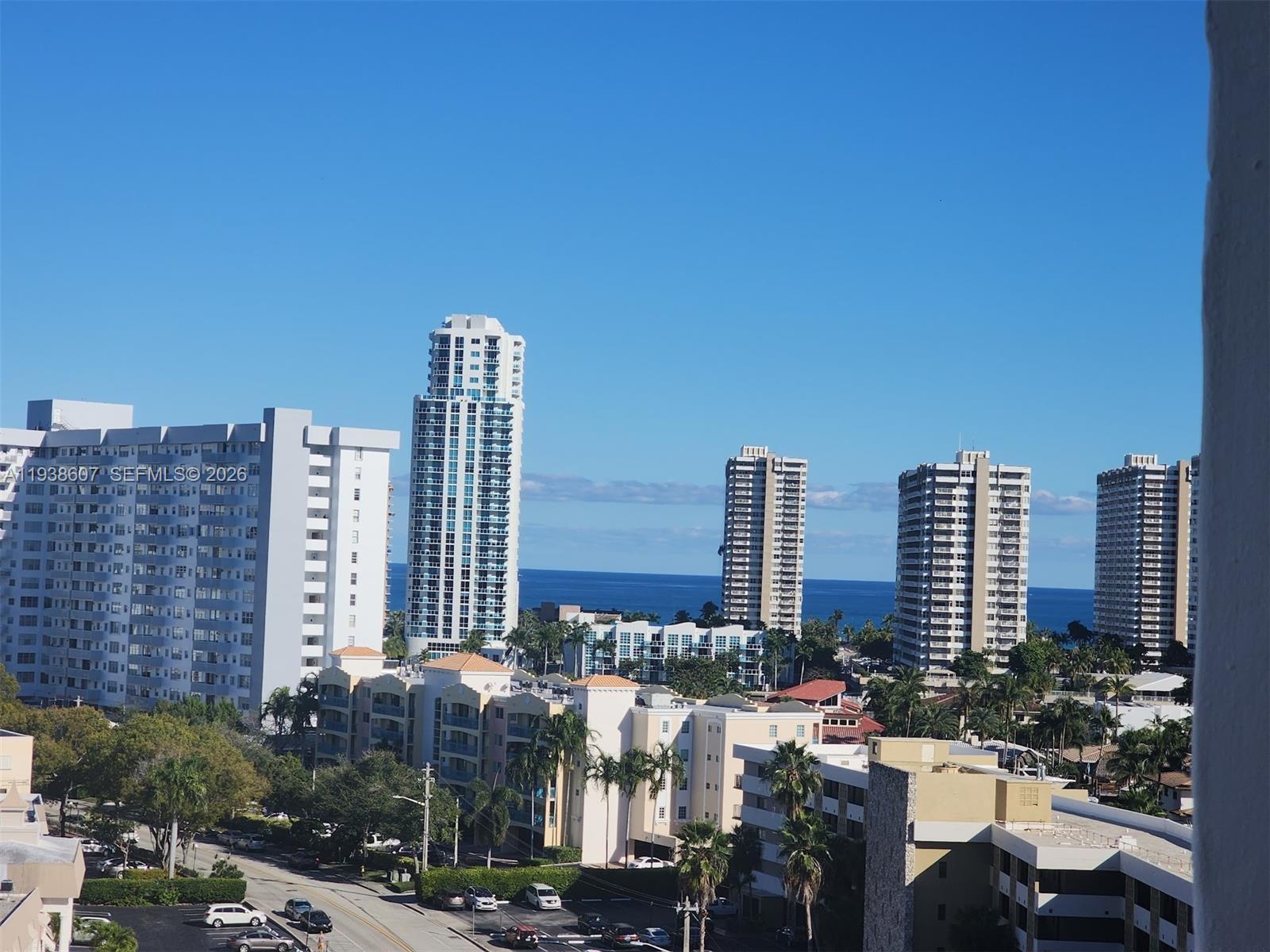 401 Golden Isles Dr #1114, Hallandale Beach FL 33009