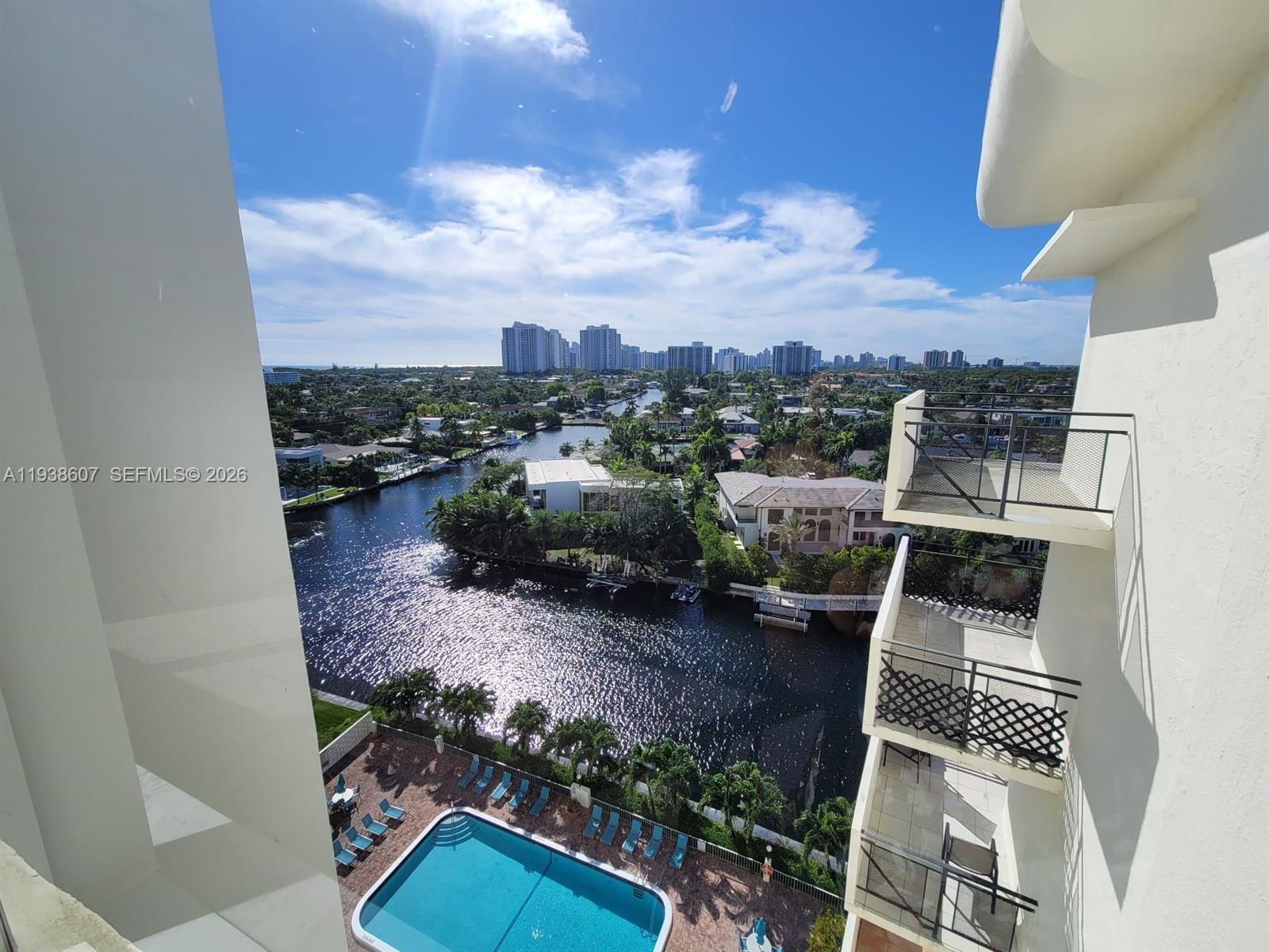 401 Golden Isles Dr #1114, Hallandale Beach FL 33009