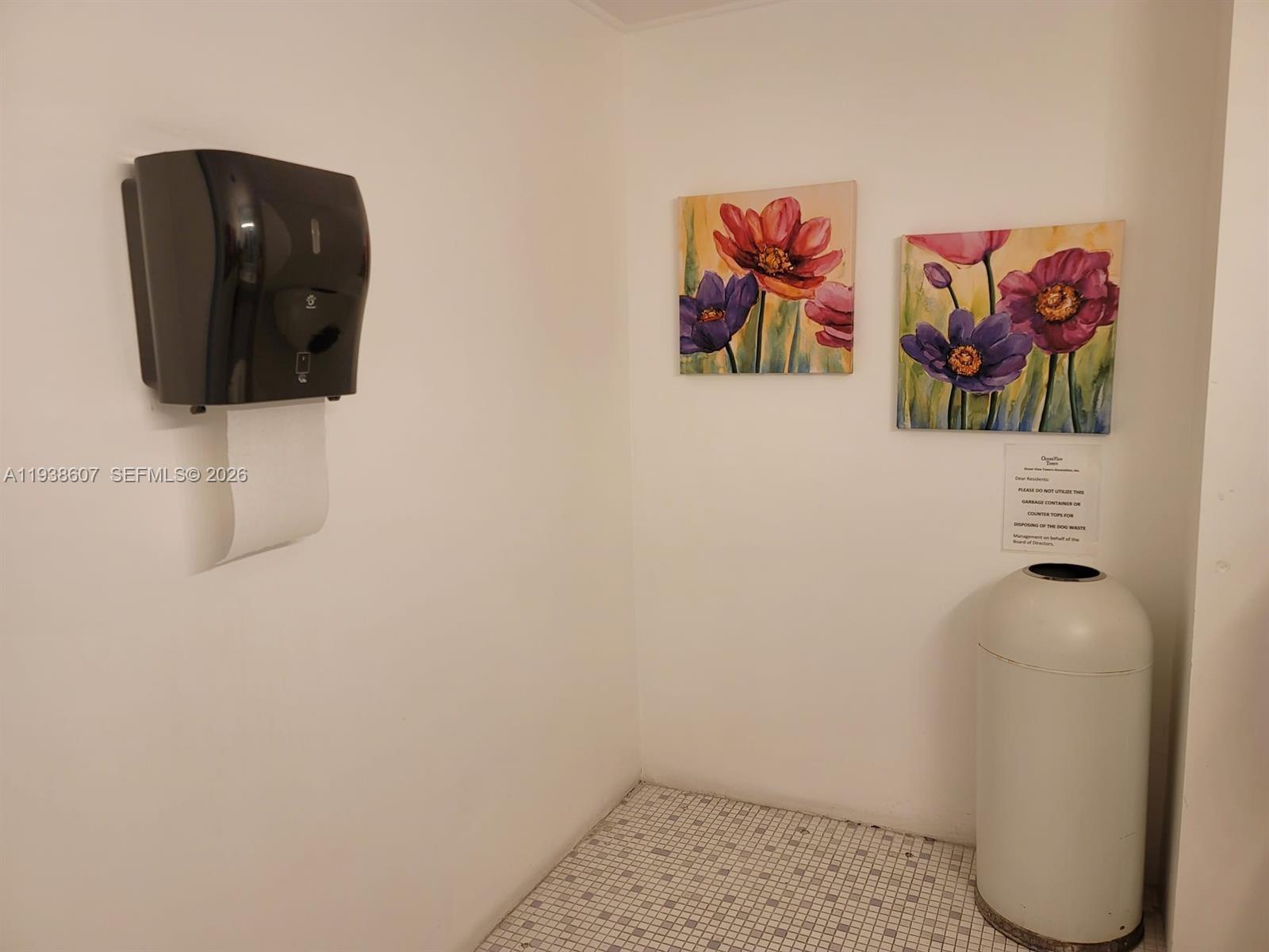 401 Golden Isles Dr #1114, Hallandale Beach FL 33009