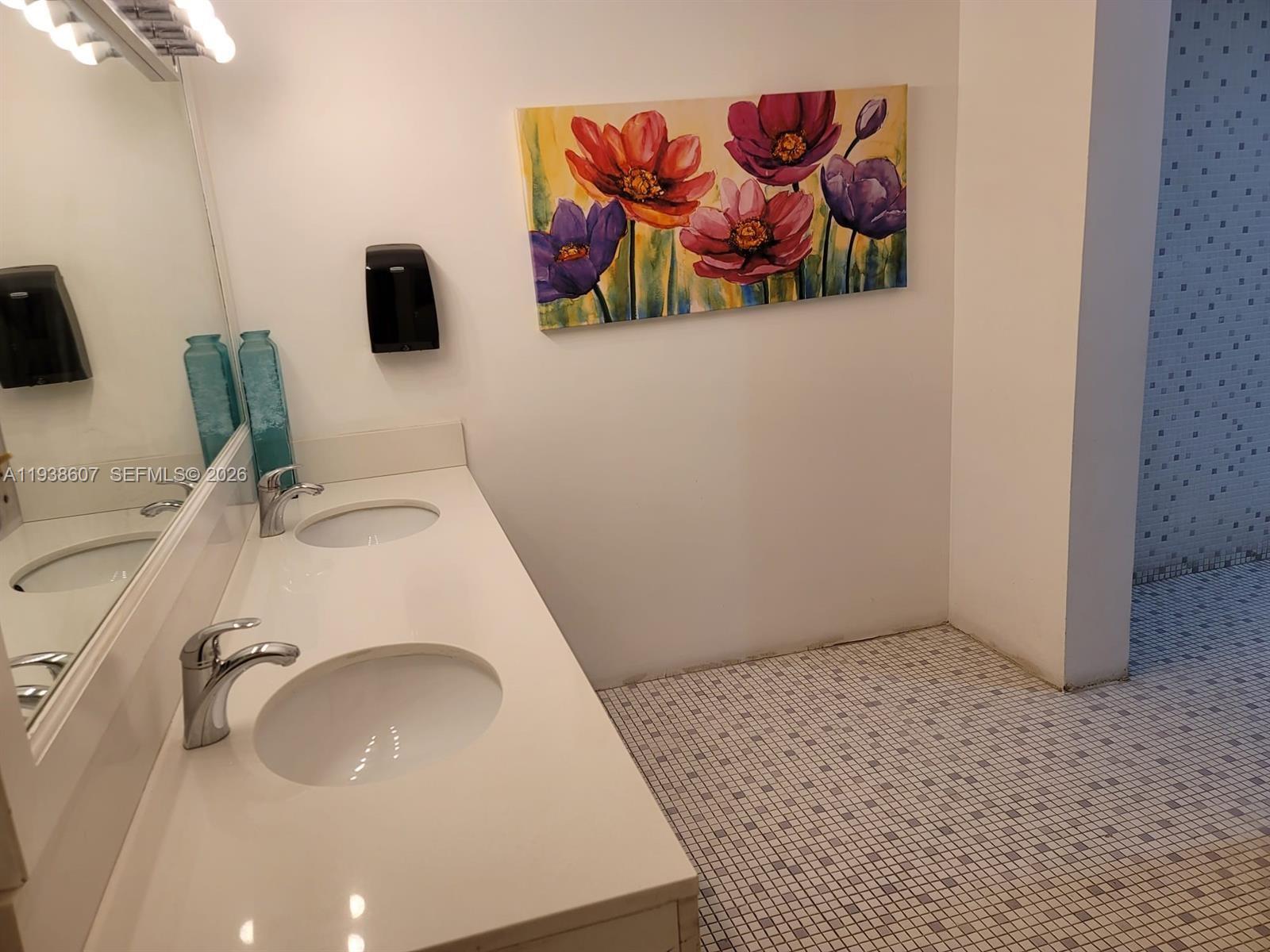 401 Golden Isles Dr #1114, Hallandale Beach FL 33009