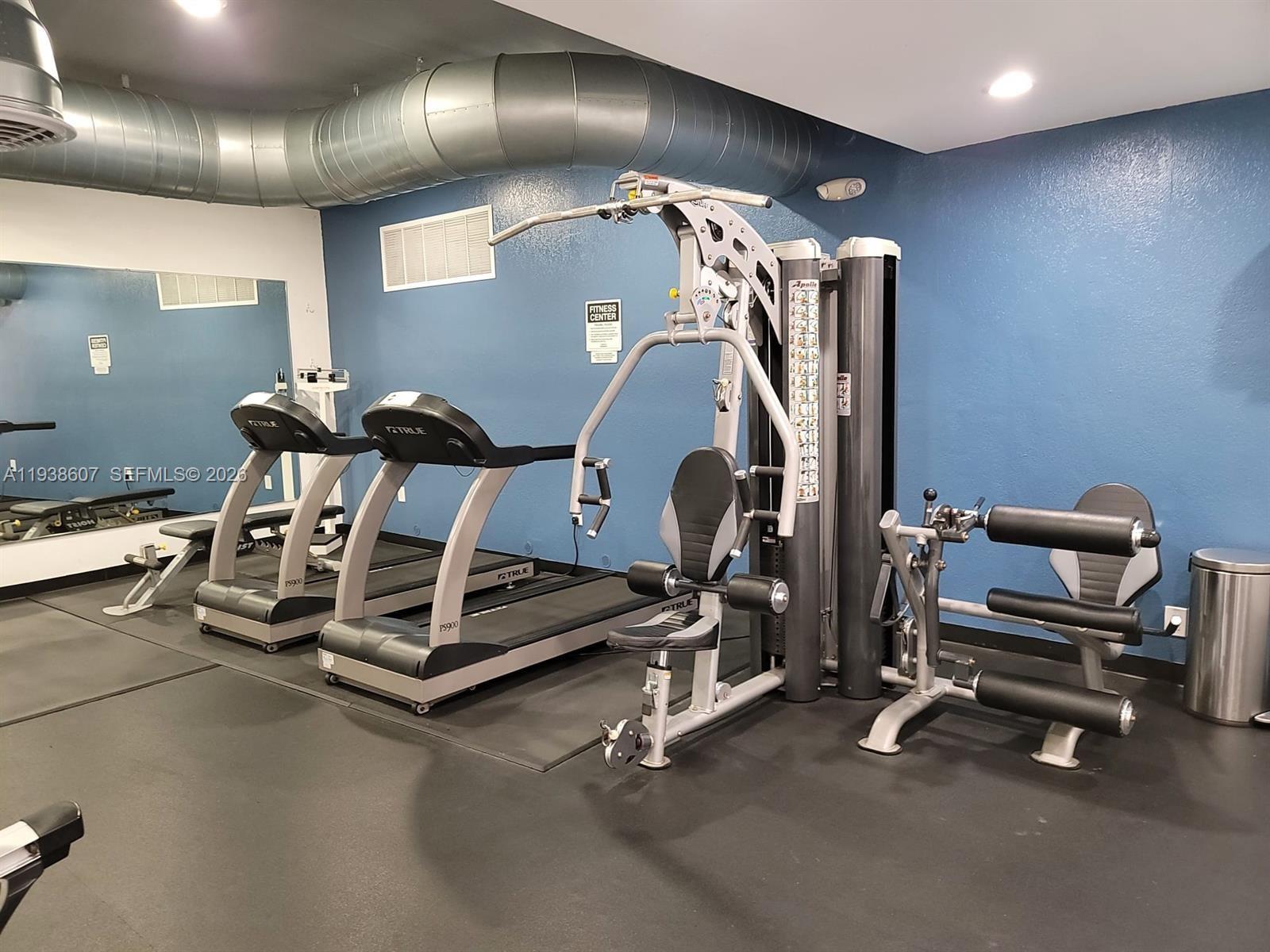 401 Golden Isles Dr #1114, Hallandale Beach FL 33009