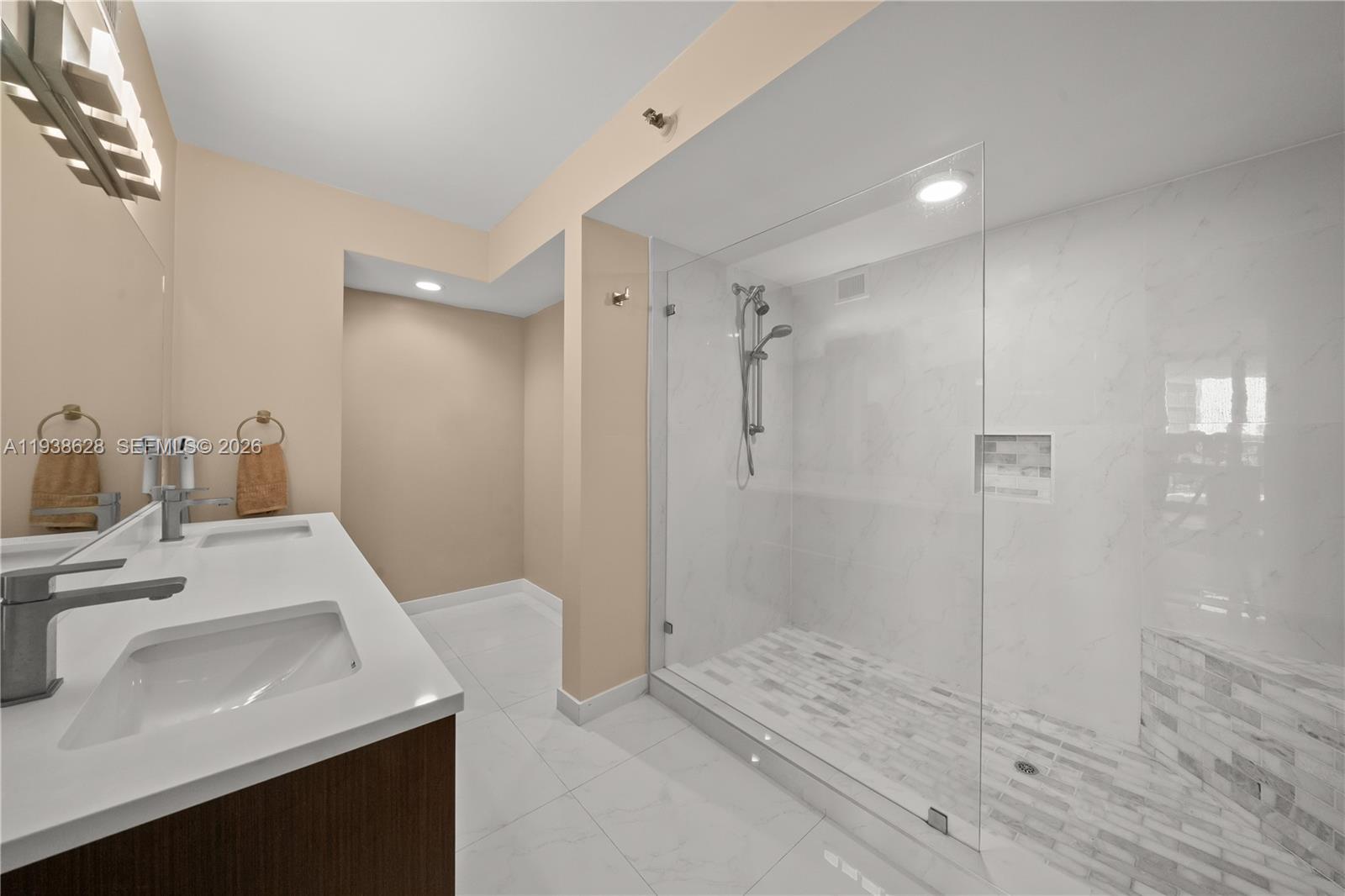 2843 S Bayshore Dr #6B, Miami FL 33133