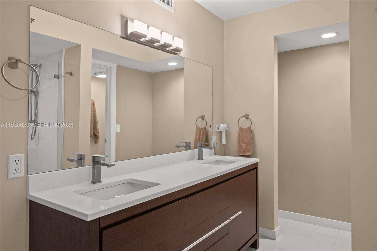 2843 S Bayshore Dr #6B, Miami FL 33133