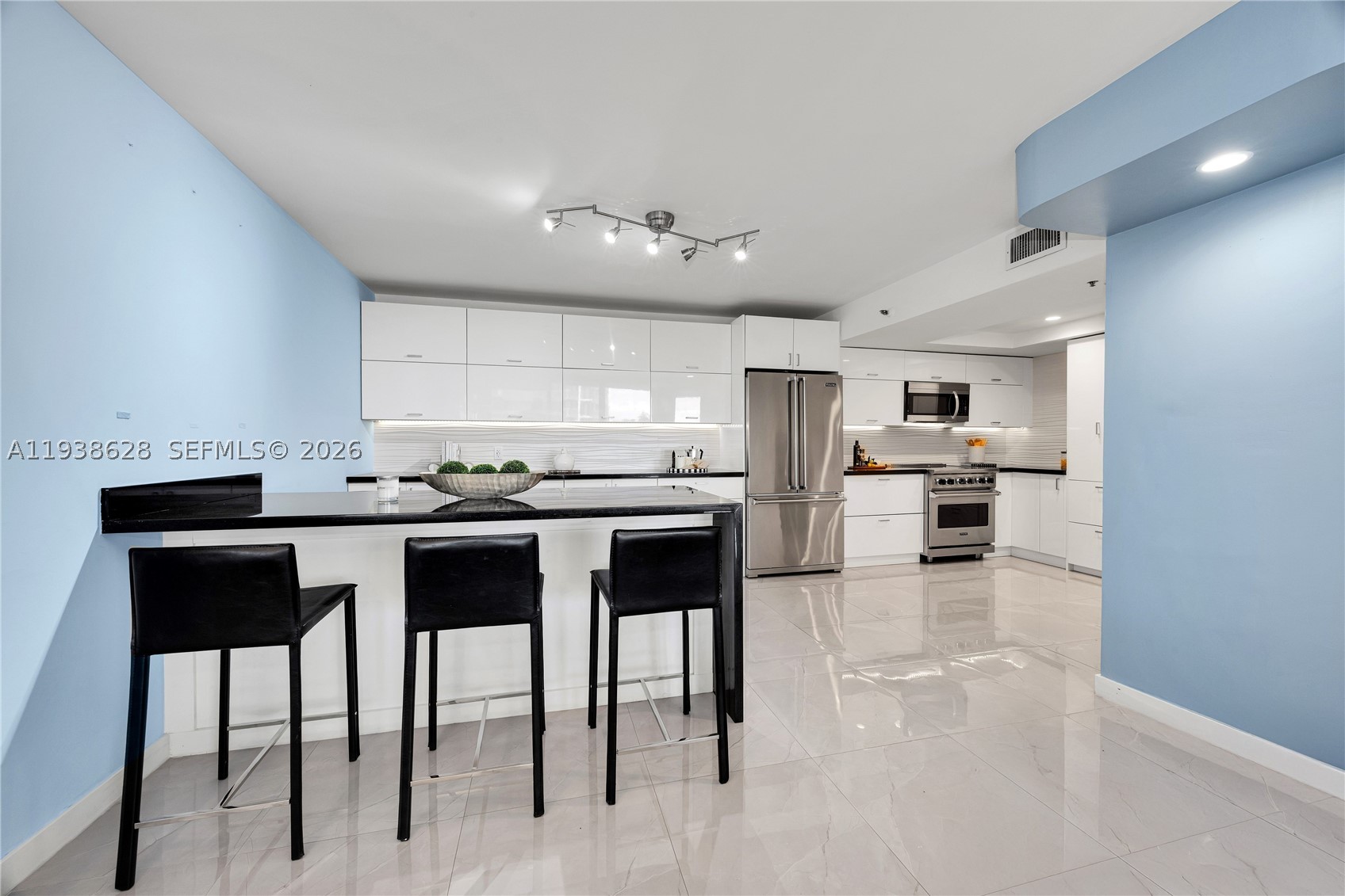 2843 S Bayshore Dr #6B, Miami FL 33133