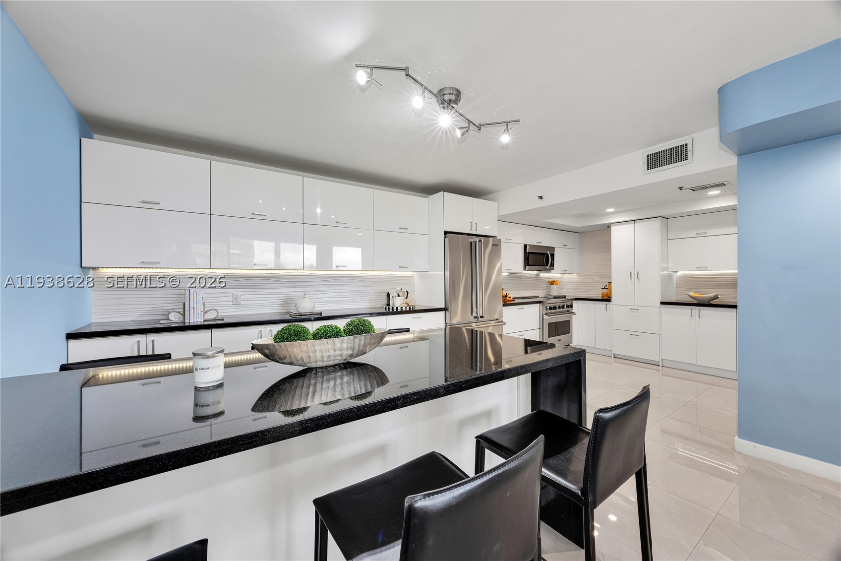 2843 S Bayshore Dr #6B, Miami FL 33133