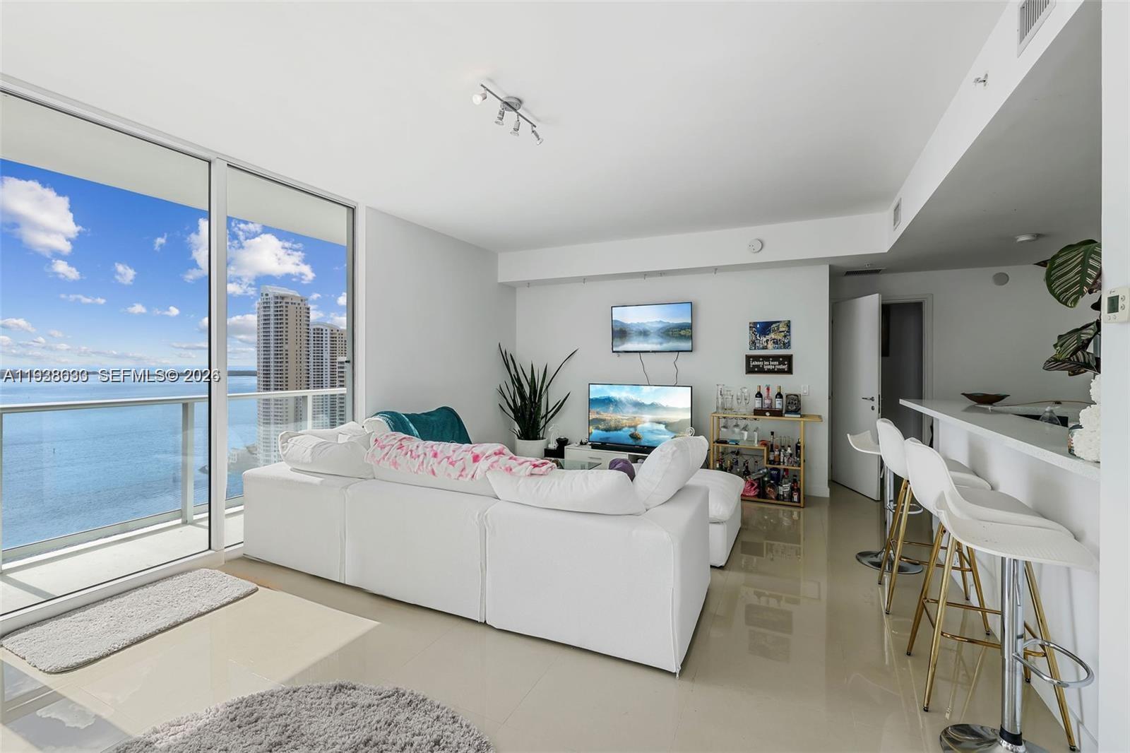 300 S Biscayne Blvd #T-2616, Miami FL 33131
