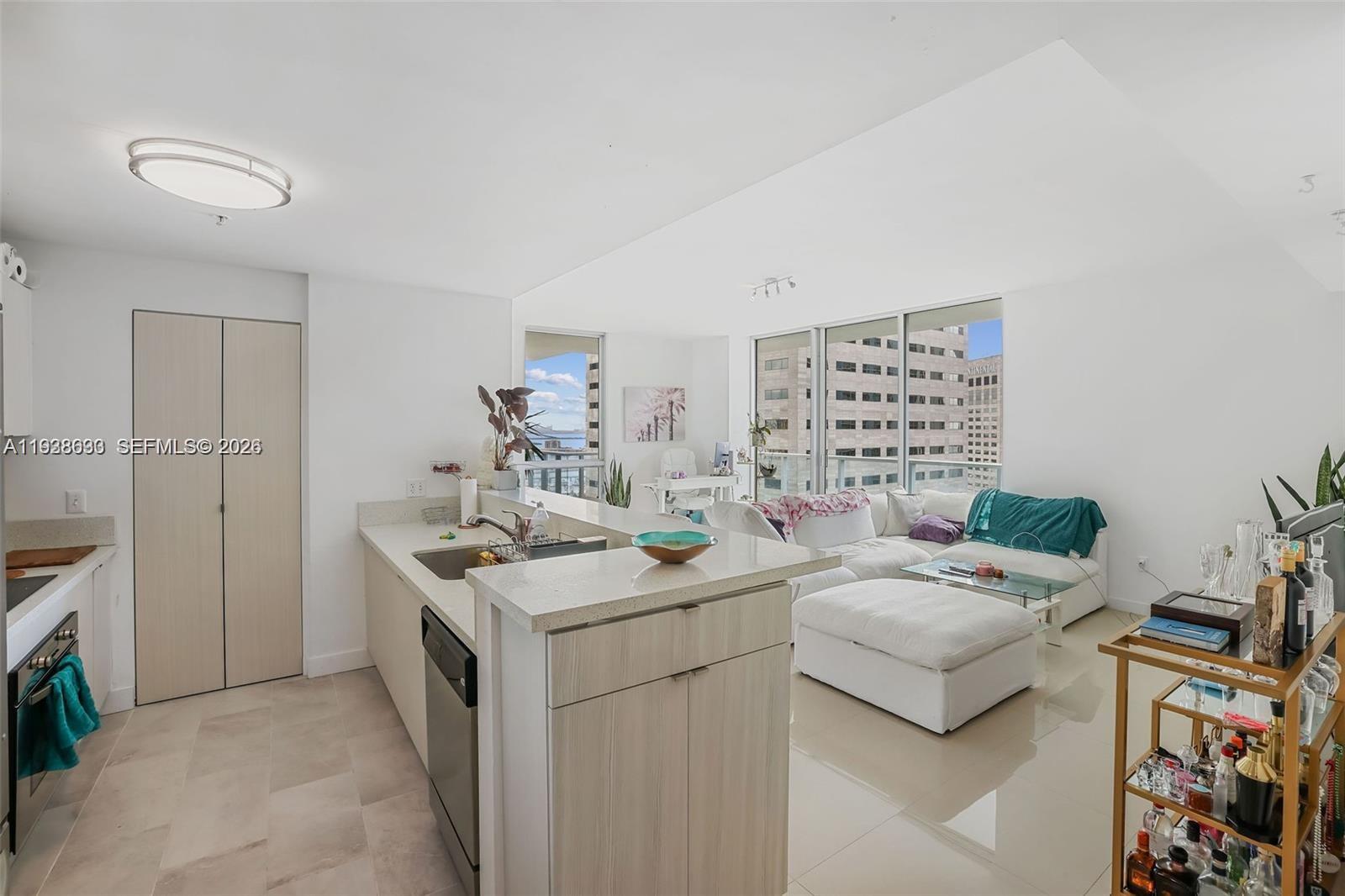 300 S Biscayne Blvd #T-2616, Miami FL 33131