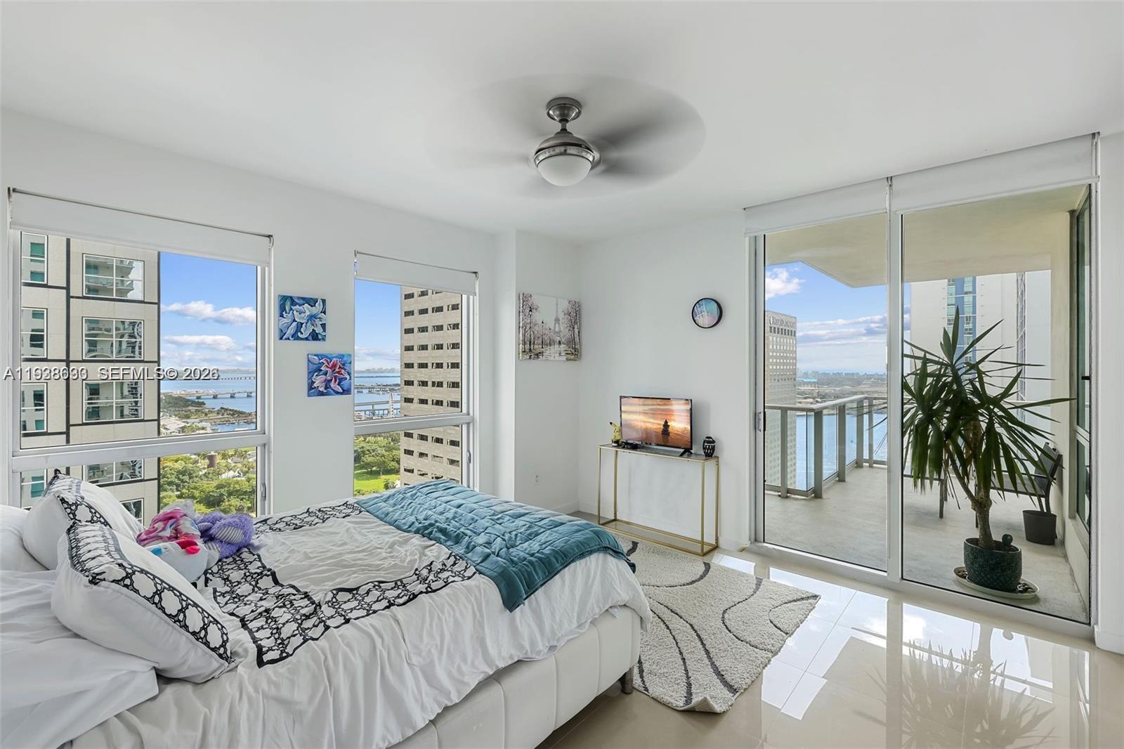 300 S Biscayne Blvd #T-2616, Miami FL 33131