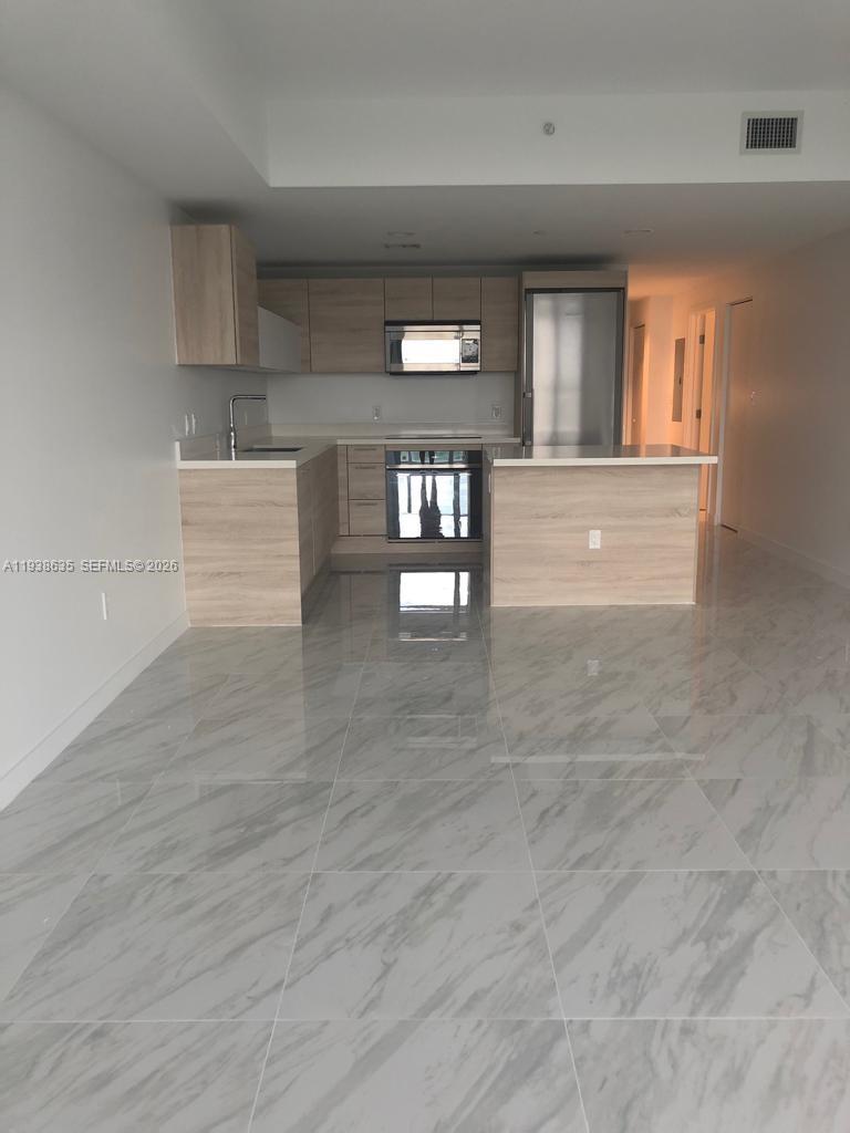 16385 Biscayne Blvd #502, North Miami Beach FL 33160