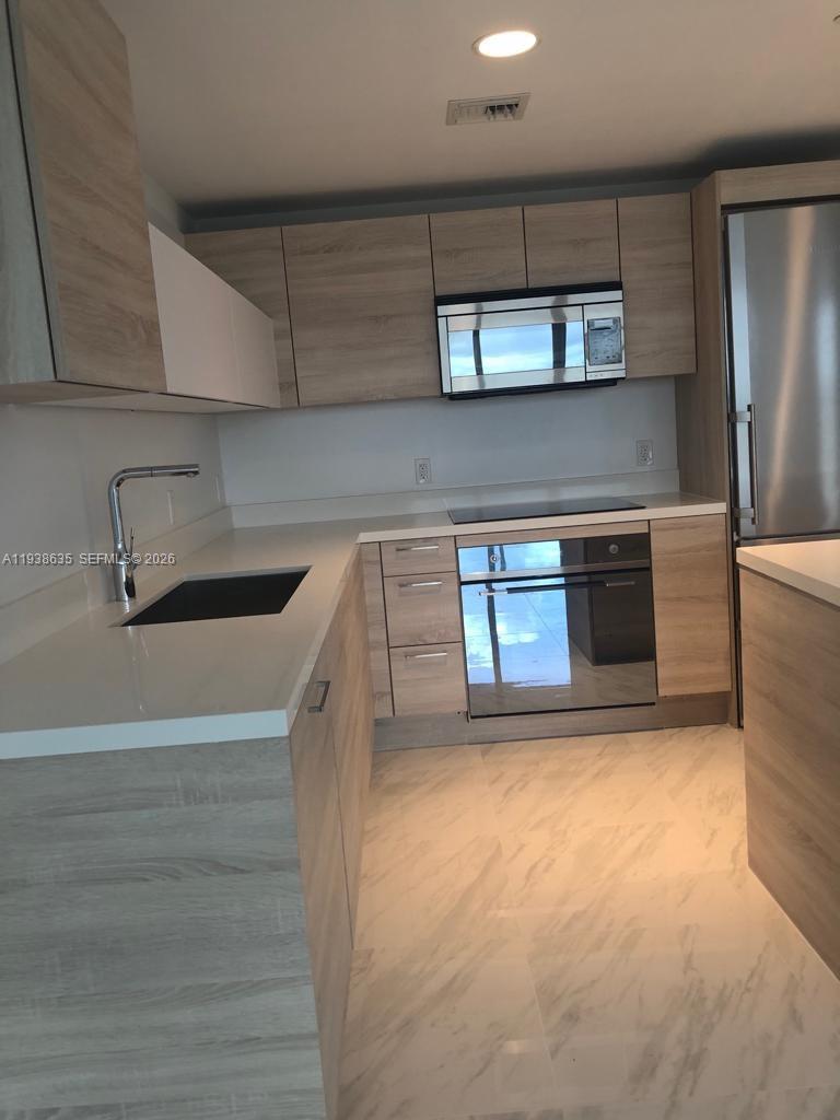 16385 Biscayne Blvd #502, North Miami Beach FL 33160