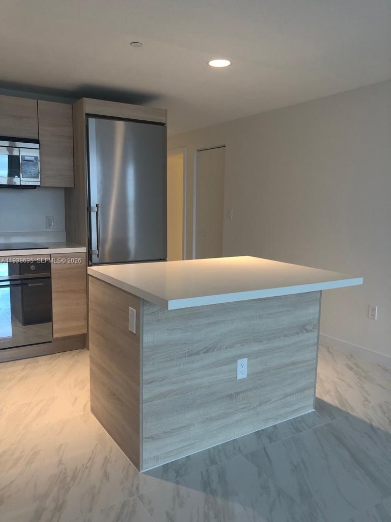 16385 Biscayne Blvd #502, North Miami Beach FL 33160