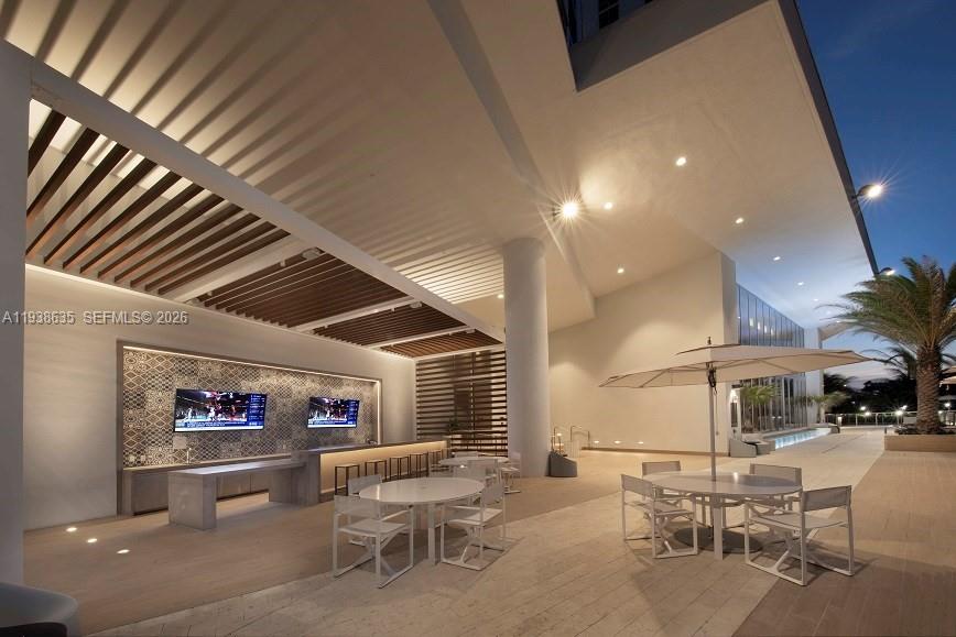 16385 Biscayne Blvd #502, North Miami Beach FL 33160