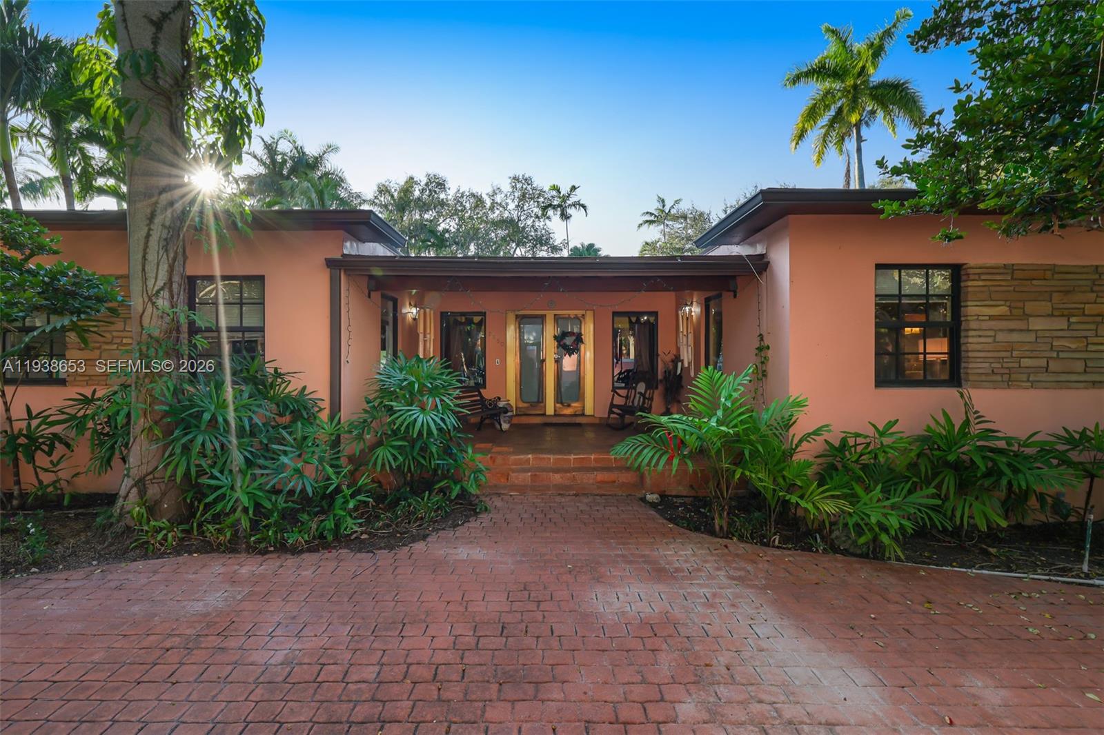 2650 Hilola St, Miami FL 33133