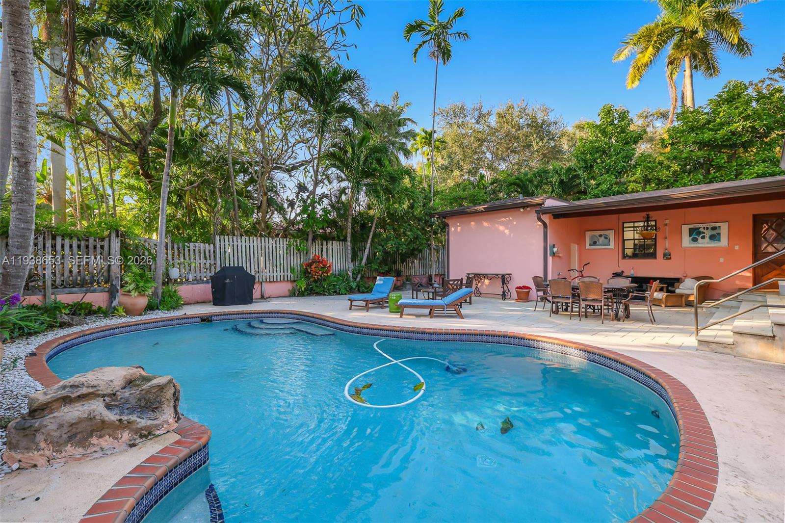 2650 Hilola St, Miami FL 33133