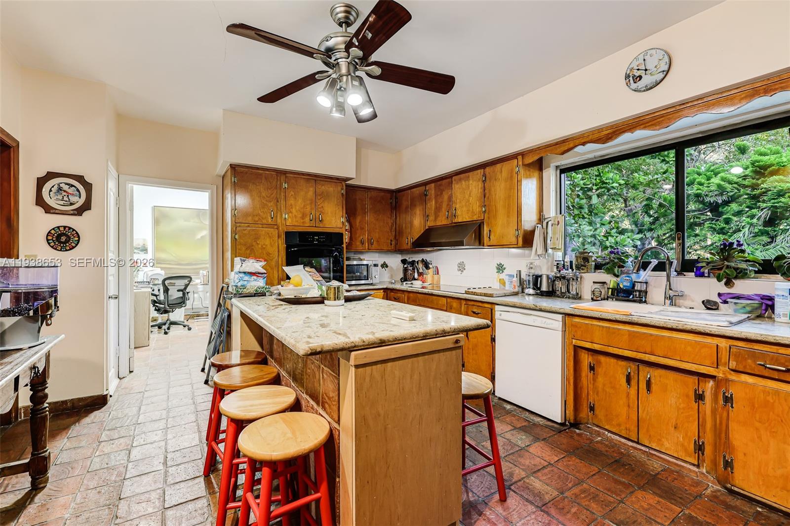 2650 Hilola St, Miami FL 33133