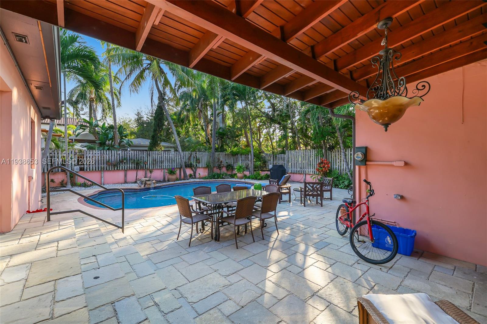 2650 Hilola St, Miami FL 33133