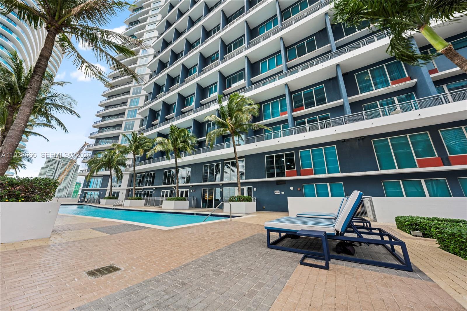 60 SW 13th St #2422, Miami FL 33130