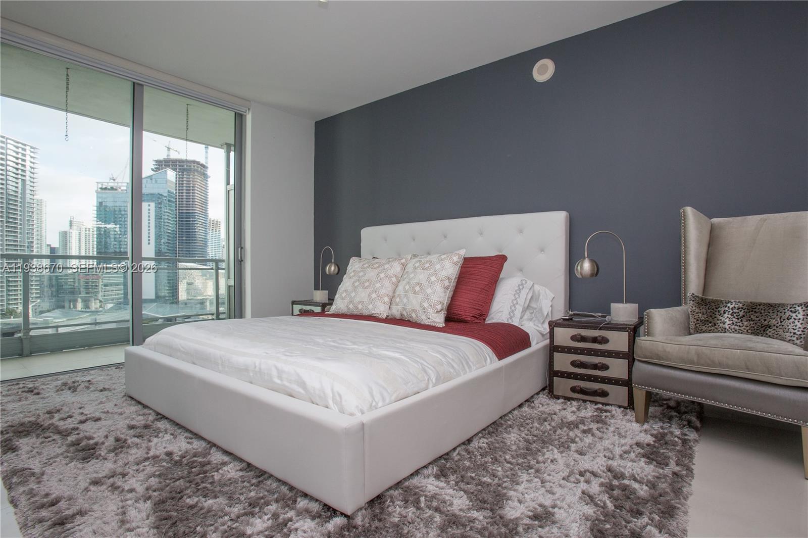 90 SW 3rd St #2402, Miami FL 33130