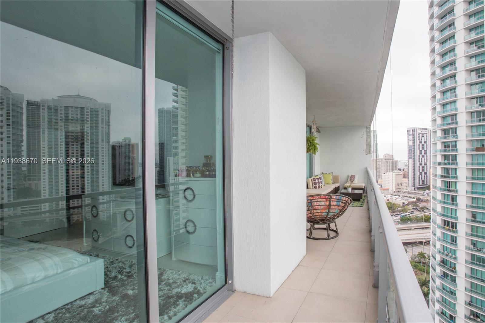 90 SW 3rd St #2402, Miami FL 33130