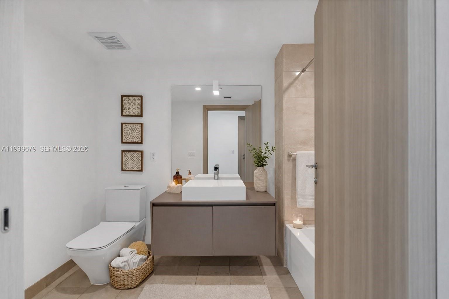 1000 Brickell Plz #2202, Miami FL 33131