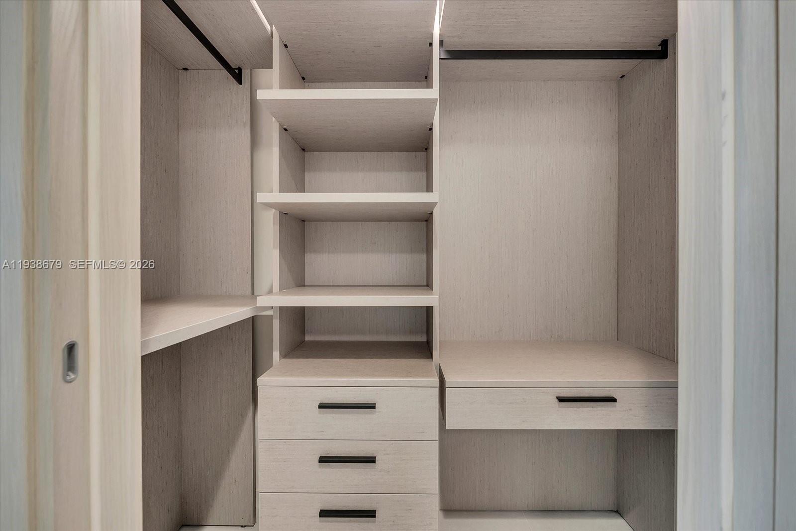 1000 Brickell Plz #2202, Miami FL 33131